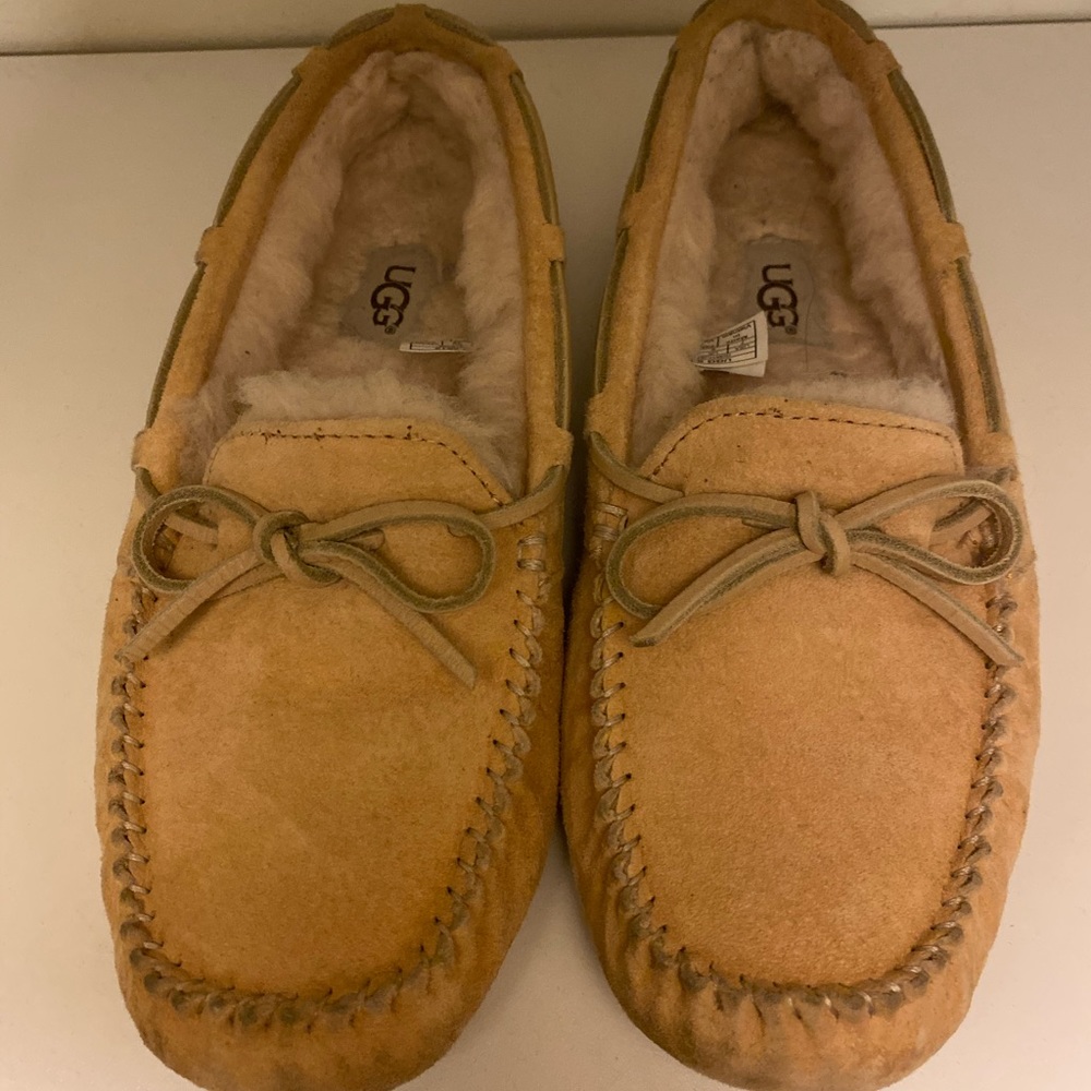 Ugg Dakota Slippers size 7